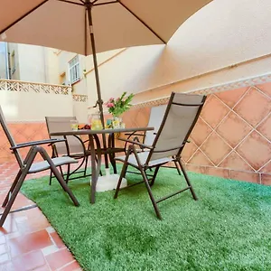 https://holidays2malaga-1-bedroom-apartment-with-sunny-patio.hotelsinnerja.org
